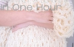 Arm Knit a Blanket in One Hour www.SimplyMaggie.com
