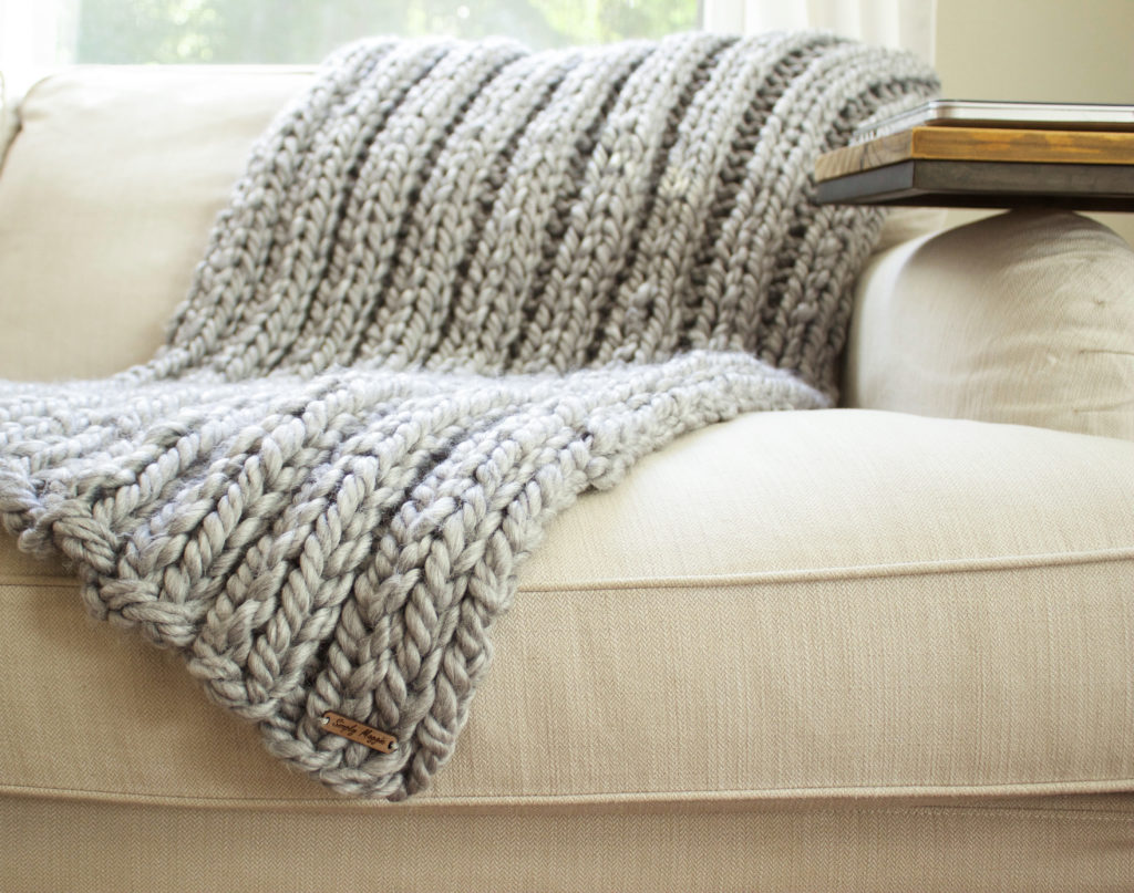 Chunky Rib Stitch Knit Blanket Pattern | SimplyMaggie.com