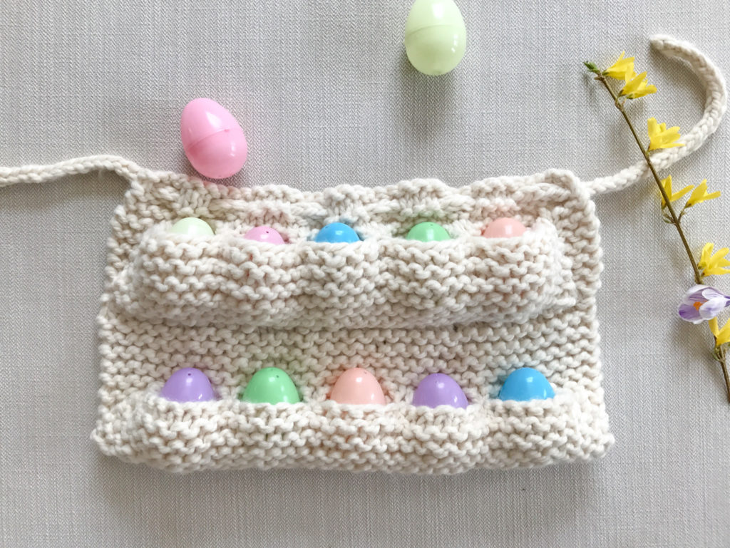 knit-egg-collecting-apron-simplymaggie
