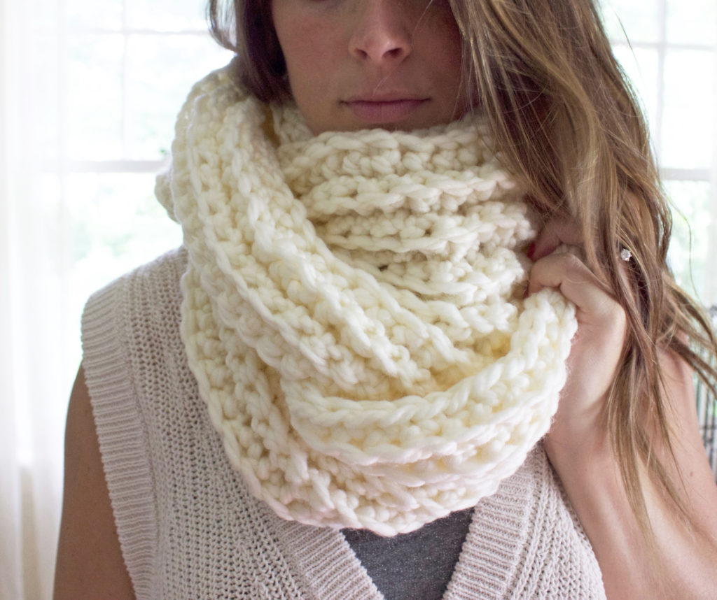 Crochet Pattern // Ribbed Infinity Scarf by Simply Maggie