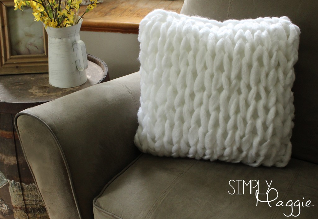 One Hour Arm Knit Pillow Pattern | Simply Maggie