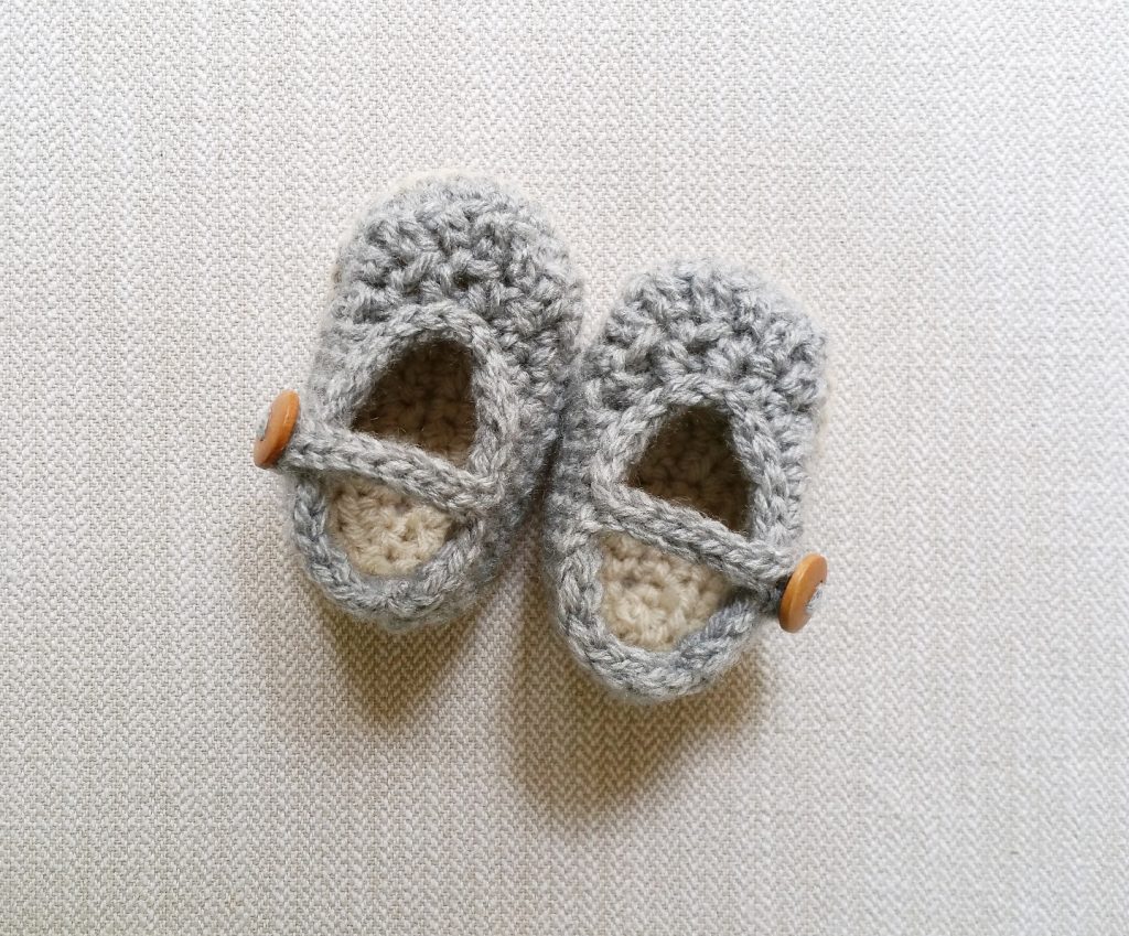 Crochet Mary Jane Baby Shoes Pattern 