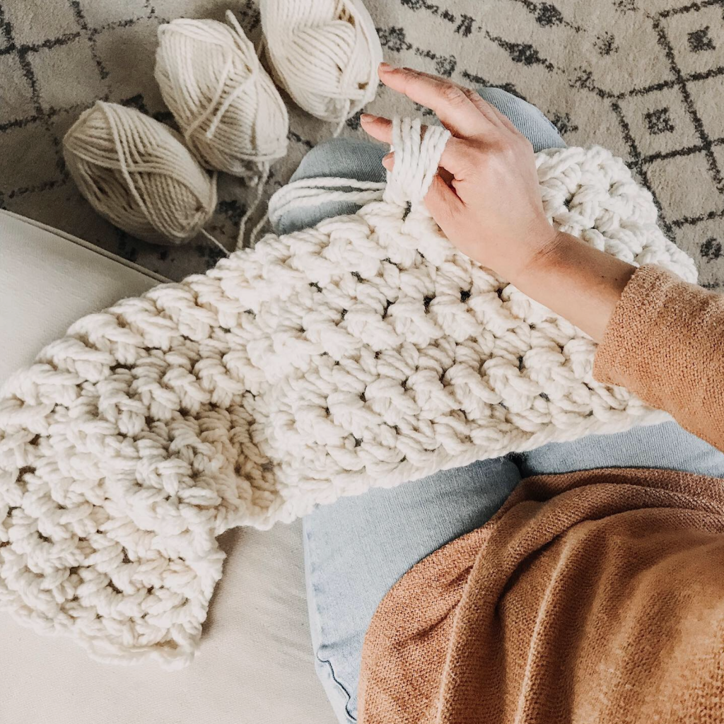 How to Hand Crochet a Blanket | SimplyMaggie.com